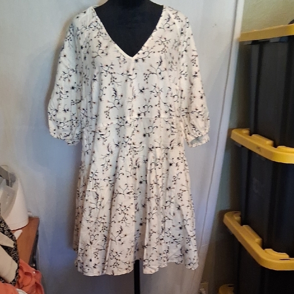 Universal Thread Dresses & Skirts - Universal Thread Floral Dress Size Xl